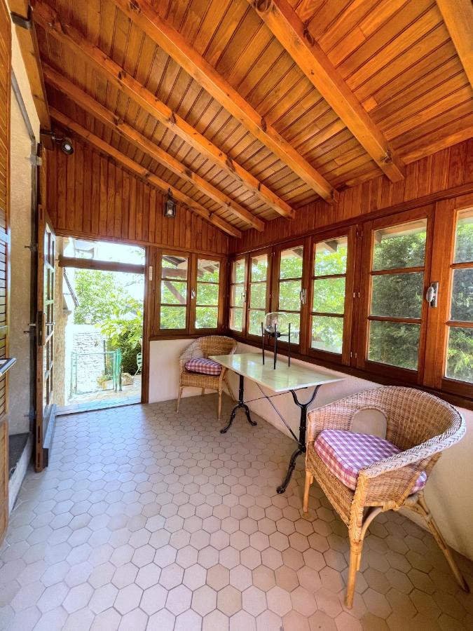 Maison Au Pied De La Roche Solutre-Pouilly ภายนอก รูปภาพ